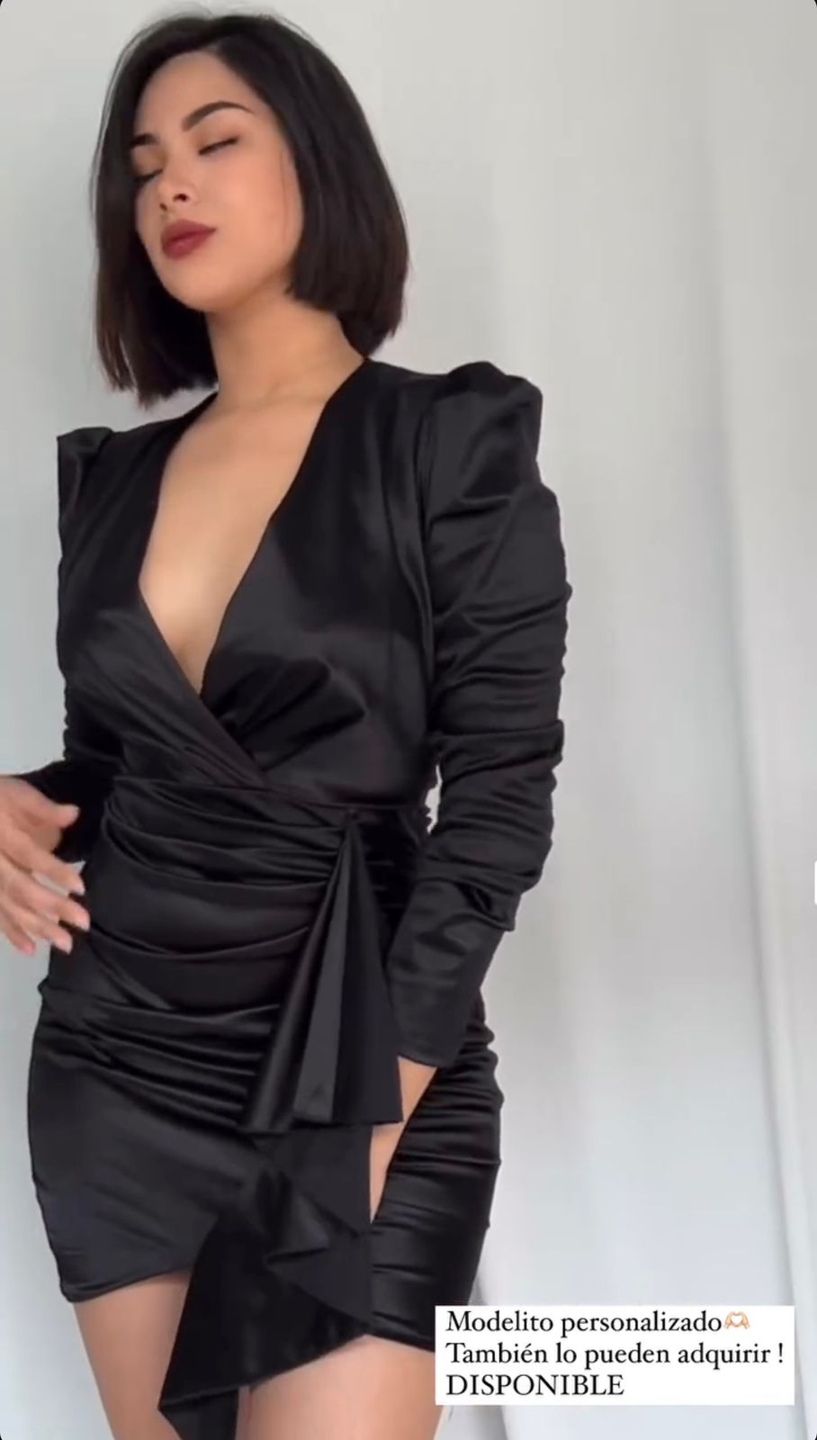 Vestido negro volante